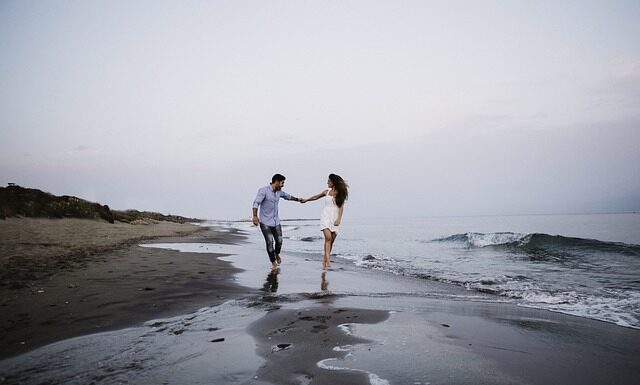 Jak bawić się z 2 miesięcznym dzieckiem?